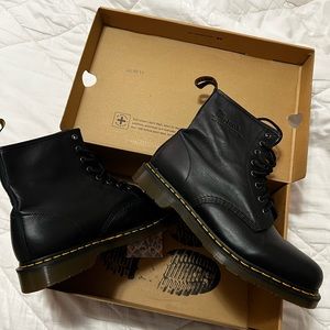1460 black noir dr martens
